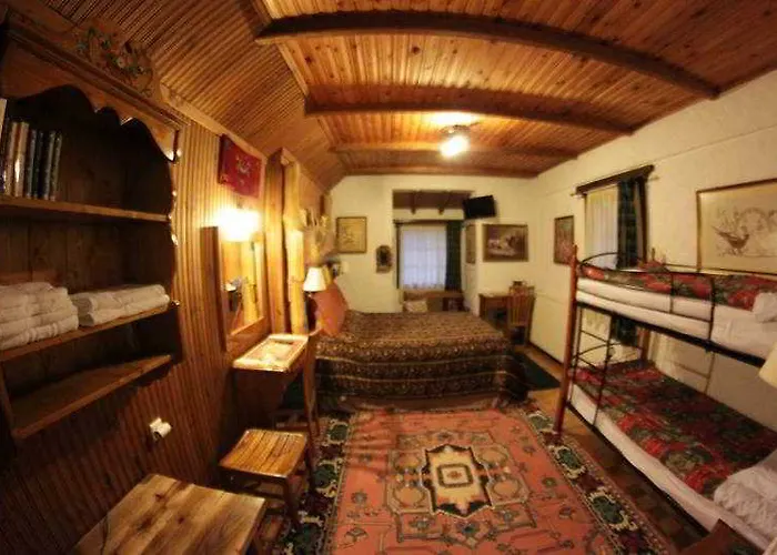 Πανσιόν η γωνιά της λίνας